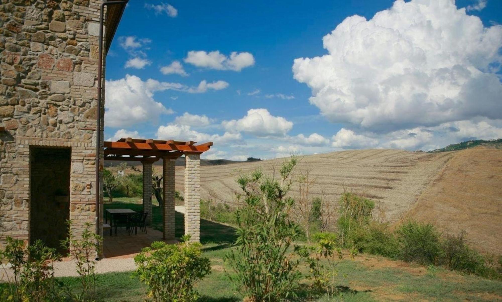 Wohnung Mit Terrasse, Garten Und Geminschaftspool Volterra Exterior foto