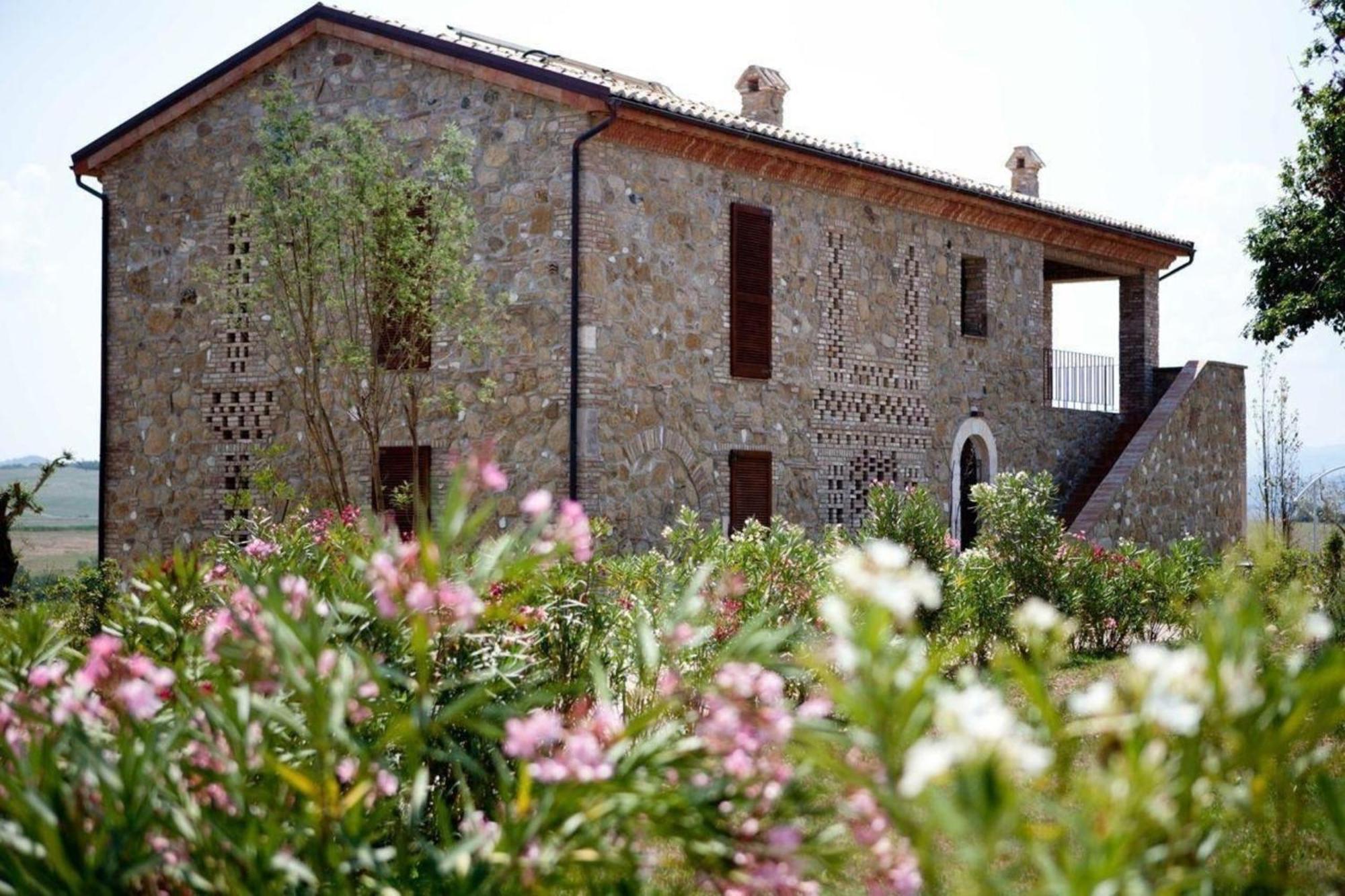 Wohnung Mit Terrasse, Garten Und Geminschaftspool Volterra Exterior foto